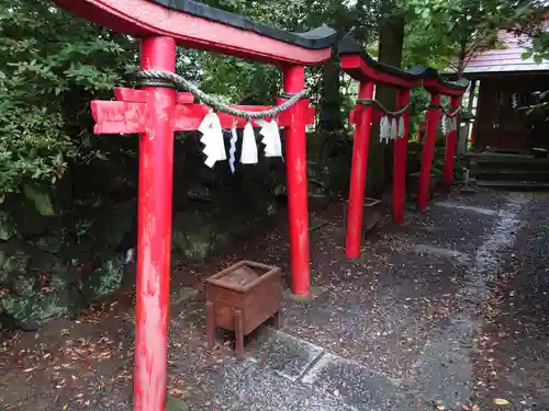 三軒地稲荷神社の鳥居