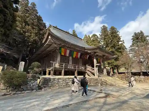 宝珠山 立石寺の{uncategorized: "未分類", other: "その他", undefined: "問題あり", building: "その他建物", grave: "お墓", sacred_gate: "鳥居", guardian: "狛犬", statue: "像", buddha: "仏像", history: "歴史", nature: "自然", garden: "庭園", animal: "動物", pagoda: "塔", temizu: "手水舎", mountain_gate: "山門・神門", sanctuary: "本殿・本堂", subordinate: "末社・摂社", art: "芸術", scenery: "景色", jizo: "地蔵", ema: "絵馬", goshuin: "御朱印", omikuji: "おみくじ", items: "授与品その他", amulet: "お守り", goshuincho: "御朱印帳", eats: "食事", festival: "お祭り", votive_dance: "神楽", shichigosan: "七五三参", wedding: "結婚式", experience: "体験その他", initially: "初詣", around: "周辺", anti_infection: "感染症対策"}