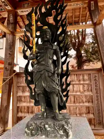 興性寺の{uncategorized: "未分類", other: "その他", undefined: "問題あり", building: "その他建物", grave: "お墓", sacred_gate: "鳥居", guardian: "狛犬", statue: "像", buddha: "仏像", history: "歴史", nature: "自然", garden: "庭園", animal: "動物", pagoda: "塔", temizu: "手水舎", mountain_gate: "山門・神門", sanctuary: "本殿・本堂", subordinate: "末社・摂社", art: "芸術", scenery: "景色", jizo: "地蔵", ema: "絵馬", goshuin: "御朱印", omikuji: "おみくじ", items: "授与品その他", amulet: "お守り", goshuincho: "御朱印帳", eats: "食事", festival: "お祭り", votive_dance: "神楽", shichigosan: "七五三参", wedding: "結婚式", experience: "体験その他", initially: "初詣", around: "周辺", anti_infection: "感染症対策"}