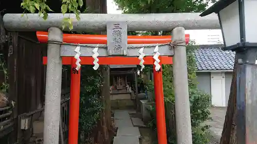 千住本氷川神社の鳥居