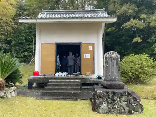 光善寺の{uncategorized: "未分類", other: "その他", undefined: "問題あり", building: "その他建物", grave: "お墓", sacred_gate: "鳥居", guardian: "狛犬", statue: "像", buddha: "仏像", history: "歴史", nature: "自然", garden: "庭園", animal: "動物", pagoda: "塔", temizu: "手水舎", mountain_gate: "山門・神門", sanctuary: "本殿・本堂", subordinate: "末社・摂社", art: "芸術", scenery: "景色", jizo: "地蔵", ema: "絵馬", goshuin: "御朱印", omikuji: "おみくじ", items: "授与品その他", amulet: "お守り", goshuincho: "御朱印帳", eats: "食事", festival: "お祭り", votive_dance: "神楽", shichigosan: "七五三参", wedding: "結婚式", experience: "体験その他", initially: "初詣", around: "周辺", anti_infection: "感染症対策"}