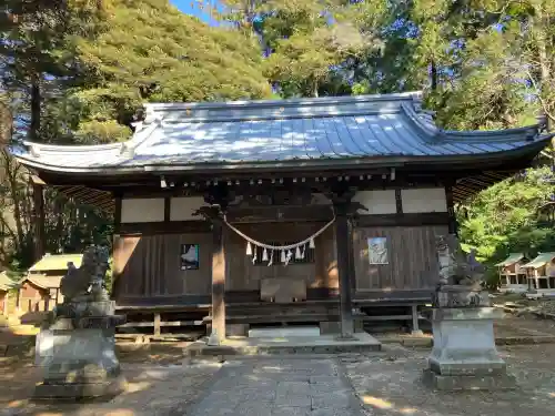 雨引千勝神社の{uncategorized: "未分類", other: "その他", undefined: "問題あり", building: "その他建物", grave: "お墓", sacred_gate: "鳥居", guardian: "狛犬", statue: "像", buddha: "仏像", history: "歴史", nature: "自然", garden: "庭園", animal: "動物", pagoda: "塔", temizu: "手水舎", mountain_gate: "山門・神門", sanctuary: "本殿・本堂", subordinate: "末社・摂社", art: "芸術", scenery: "景色", jizo: "地蔵", ema: "絵馬", goshuin: "御朱印", omikuji: "おみくじ", items: "授与品その他", amulet: "お守り", goshuincho: "御朱印帳", eats: "食事", festival: "お祭り", votive_dance: "神楽", shichigosan: "七五三参", wedding: "結婚式", experience: "体験その他", initially: "初詣", around: "周辺", anti_infection: "感染症対策"}