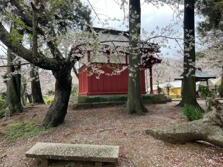 厳島神社 谷弁財天の{uncategorized: "未分類", other: "その他", undefined: "問題あり", building: "その他建物", grave: "お墓", sacred_gate: "鳥居", guardian: "狛犬", statue: "像", buddha: "仏像", history: "歴史", nature: "自然", garden: "庭園", animal: "動物", pagoda: "塔", temizu: "手水舎", mountain_gate: "山門・神門", sanctuary: "本殿・本堂", subordinate: "末社・摂社", art: "芸術", scenery: "景色", jizo: "地蔵", ema: "絵馬", goshuin: "御朱印", omikuji: "おみくじ", items: "授与品その他", amulet: "お守り", goshuincho: "御朱印帳", eats: "食事", festival: "お祭り", votive_dance: "神楽", shichigosan: "七五三参", wedding: "結婚式", experience: "体験その他", initially: "初詣", around: "周辺", anti_infection: "感染症対策"}