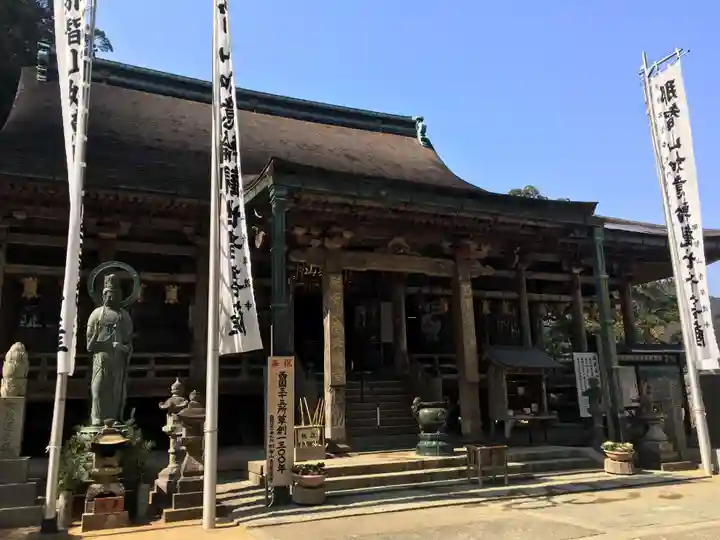 青岸渡寺の本殿・本堂