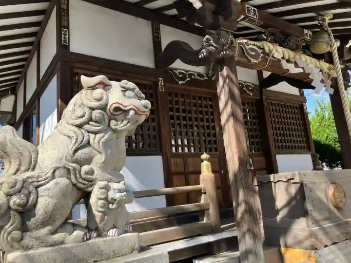 諏訪神社の{uncategorized: "未分類", other: "その他", undefined: "問題あり", building: "その他建物", grave: "お墓", sacred_gate: "鳥居", guardian: "狛犬", statue: "像", buddha: "仏像", history: "歴史", nature: "自然", garden: "庭園", animal: "動物", pagoda: "塔", temizu: "手水舎", mountain_gate: "山門・神門", sanctuary: "本殿・本堂", subordinate: "末社・摂社", art: "芸術", scenery: "景色", jizo: "地蔵", ema: "絵馬", goshuin: "御朱印", omikuji: "おみくじ", items: "授与品その他", amulet: "お守り", goshuincho: "御朱印帳", eats: "食事", festival: "お祭り", votive_dance: "神楽", shichigosan: "七五三参", wedding: "結婚式", experience: "体験その他", initially: "初詣", around: "周辺", anti_infection: "感染症対策"}