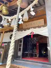 磐裂根裂神社の本殿