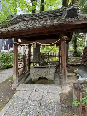 神明社の{uncategorized: "未分類", other: "その他", undefined: "問題あり", building: "その他建物", grave: "お墓", sacred_gate: "鳥居", guardian: "狛犬", statue: "像", buddha: "仏像", history: "歴史", nature: "自然", garden: "庭園", animal: "動物", pagoda: "塔", temizu: "手水舎", mountain_gate: "山門・神門", sanctuary: "本殿・本堂", subordinate: "末社・摂社", art: "芸術", scenery: "景色", jizo: "地蔵", ema: "絵馬", goshuin: "御朱印", omikuji: "おみくじ", items: "授与品その他", amulet: "お守り", goshuincho: "御朱印帳", eats: "食事", festival: "お祭り", votive_dance: "神楽", shichigosan: "七五三参", wedding: "結婚式", experience: "体験その他", initially: "初詣", around: "周辺", anti_infection: "感染症対策"}