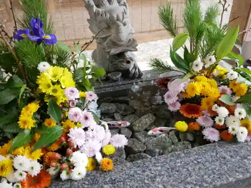 滑川神社 - 仕事と子どもの守り神の手水