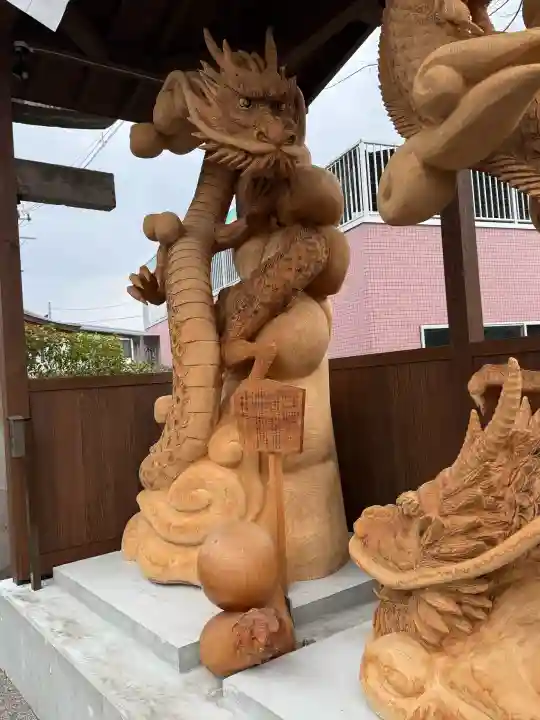 諏訪神社の{uncategorized: "未分類", other: "その他", undefined: "問題あり", building: "その他建物", grave: "お墓", sacred_gate: "鳥居", guardian: "狛犬", statue: "像", buddha: "仏像", history: "歴史", nature: "自然", garden: "庭園", animal: "動物", pagoda: "塔", temizu: "手水舎", mountain_gate: "山門・神門", sanctuary: "本殿・本堂", subordinate: "末社・摂社", art: "芸術", scenery: "景色", jizo: "地蔵", ema: "絵馬", goshuin: "御朱印", omikuji: "おみくじ", items: "授与品その他", amulet: "お守り", goshuincho: "御朱印帳", eats: "食事", festival: "お祭り", votive_dance: "神楽", shichigosan: "七五三参", wedding: "結婚式", experience: "体験その他", initially: "初詣", around: "周辺", anti_infection: "感染症対策"}