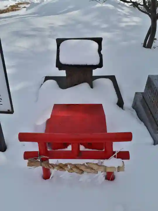 山本稲荷神社の末社・摂社