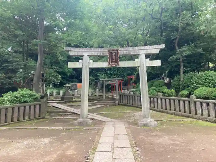 根津神社の鳥居