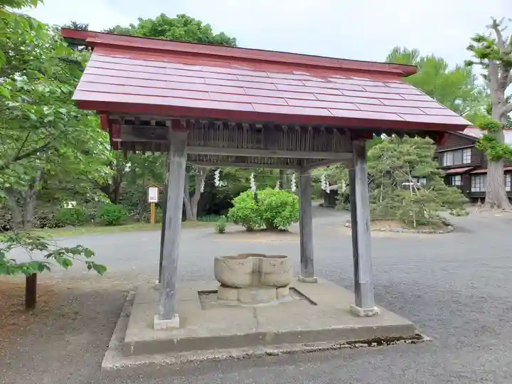 松前神社の手水舎
