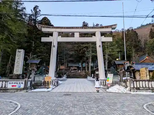 諏訪大社上社本宮の鳥居