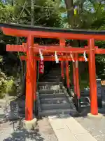 丸山稲荷社(鶴岡八幡宮)の{uncategorized: "未分類", other: "その他", undefined: "問題あり", building: "その他建物", grave: "お墓", sacred_gate: "鳥居", guardian: "狛犬", statue: "像", buddha: "仏像", history: "歴史", nature: "自然", garden: "庭園", animal: "動物", pagoda: "塔", temizu: "手水舎", mountain_gate: "山門・神門", sanctuary: "本殿・本堂", subordinate: "末社・摂社", art: "芸術", scenery: "景色", jizo: "地蔵", ema: "絵馬", goshuin: "御朱印", omikuji: "おみくじ", items: "授与品その他", amulet: "お守り", goshuincho: "御朱印帳", eats: "食事", festival: "お祭り", votive_dance: "神楽", shichigosan: "七五三参", wedding: "結婚式", experience: "体験その他", initially: "初詣", around: "周辺", anti_infection: "感染症対策"}