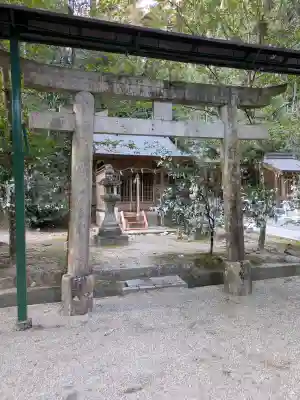 塩田八幡宮の{uncategorized: "未分類", other: "その他", undefined: "問題あり", building: "その他建物", grave: "お墓", sacred_gate: "鳥居", guardian: "狛犬", statue: "像", buddha: "仏像", history: "歴史", nature: "自然", garden: "庭園", animal: "動物", pagoda: "塔", temizu: "手水舎", mountain_gate: "山門・神門", sanctuary: "本殿・本堂", subordinate: "末社・摂社", art: "芸術", scenery: "景色", jizo: "地蔵", ema: "絵馬", goshuin: "御朱印", omikuji: "おみくじ", items: "授与品その他", amulet: "お守り", goshuincho: "御朱印帳", eats: "食事", festival: "お祭り", votive_dance: "神楽", shichigosan: "七五三参", wedding: "結婚式", experience: "体験その他", initially: "初詣", around: "周辺", anti_infection: "感染症対策"}