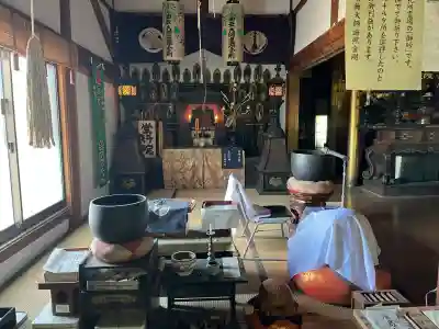常行院の{uncategorized: "未分類", other: "その他", undefined: "問題あり", building: "その他建物", grave: "お墓", sacred_gate: "鳥居", guardian: "狛犬", statue: "像", buddha: "仏像", history: "歴史", nature: "自然", garden: "庭園", animal: "動物", pagoda: "塔", temizu: "手水舎", mountain_gate: "山門・神門", sanctuary: "本殿・本堂", subordinate: "末社・摂社", art: "芸術", scenery: "景色", jizo: "地蔵", ema: "絵馬", goshuin: "御朱印", omikuji: "おみくじ", items: "授与品その他", amulet: "お守り", goshuincho: "御朱印帳", eats: "食事", festival: "お祭り", votive_dance: "神楽", shichigosan: "七五三参", wedding: "結婚式", experience: "体験その他", initially: "初詣", around: "周辺", anti_infection: "感染症対策"}