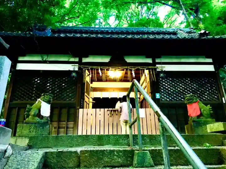 石神社の本殿・本堂