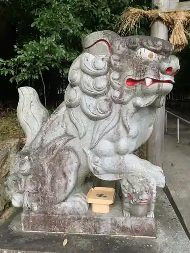 佐那神社の狛犬