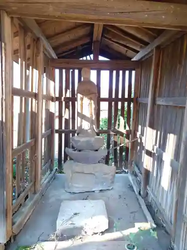 天岑寺の{uncategorized: "未分類", other: "その他", undefined: "問題あり", building: "その他建物", grave: "お墓", sacred_gate: "鳥居", guardian: "狛犬", statue: "像", buddha: "仏像", history: "歴史", nature: "自然", garden: "庭園", animal: "動物", pagoda: "塔", temizu: "手水舎", mountain_gate: "山門・神門", sanctuary: "本殿・本堂", subordinate: "末社・摂社", art: "芸術", scenery: "景色", jizo: "地蔵", ema: "絵馬", goshuin: "御朱印", omikuji: "おみくじ", items: "授与品その他", amulet: "お守り", goshuincho: "御朱印帳", eats: "食事", festival: "お祭り", votive_dance: "神楽", shichigosan: "七五三参", wedding: "結婚式", experience: "体験その他", initially: "初詣", around: "周辺", anti_infection: "感染症対策"}