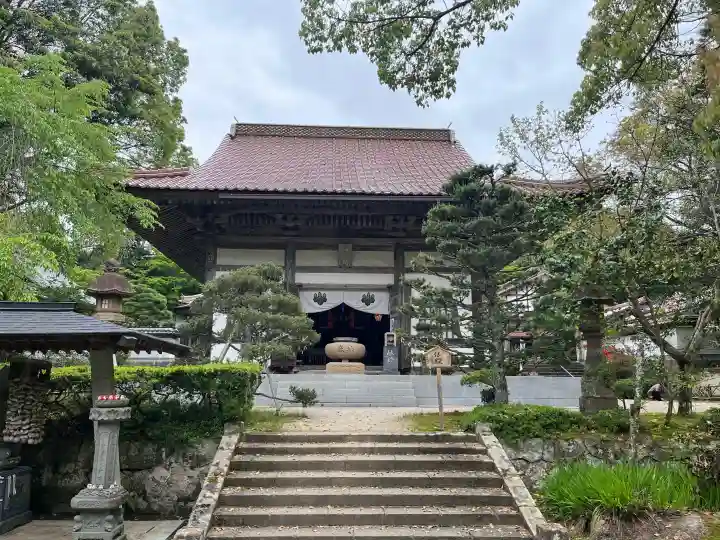 雲樹寺の{uncategorized: "未分類", other: "その他", undefined: "問題あり", building: "その他建物", grave: "お墓", sacred_gate: "鳥居", guardian: "狛犬", statue: "像", buddha: "仏像", history: "歴史", nature: "自然", garden: "庭園", animal: "動物", pagoda: "塔", temizu: "手水舎", mountain_gate: "山門・神門", sanctuary: "本殿・本堂", subordinate: "末社・摂社", art: "芸術", scenery: "景色", jizo: "地蔵", ema: "絵馬", goshuin: "御朱印", omikuji: "おみくじ", items: "授与品その他", amulet: "お守り", goshuincho: "御朱印帳", eats: "食事", festival: "お祭り", votive_dance: "神楽", shichigosan: "七五三参", wedding: "結婚式", experience: "体験その他", initially: "初詣", around: "周辺", anti_infection: "感染症対策"}