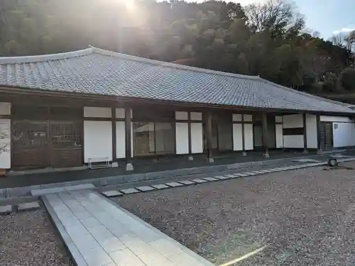 西光寺の本殿