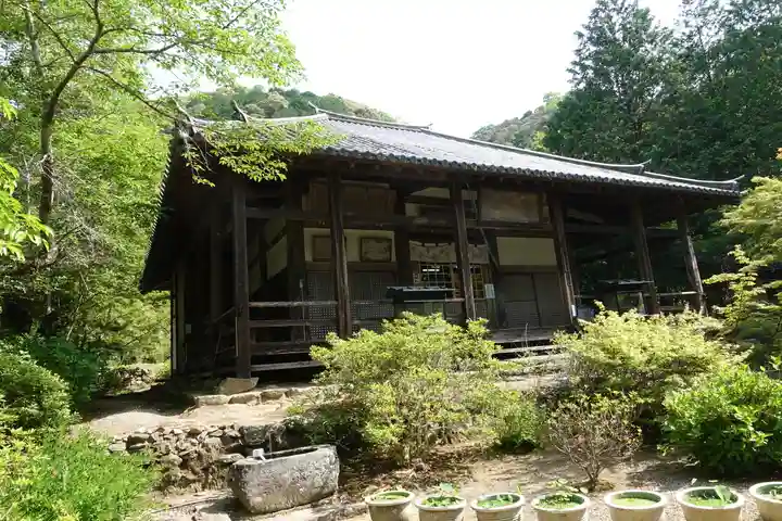 栄山寺の本殿・本堂