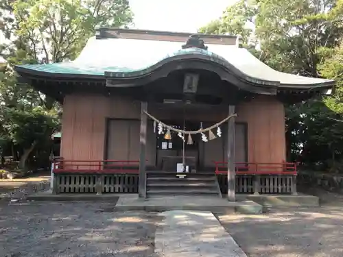 鹿苑神社の本殿