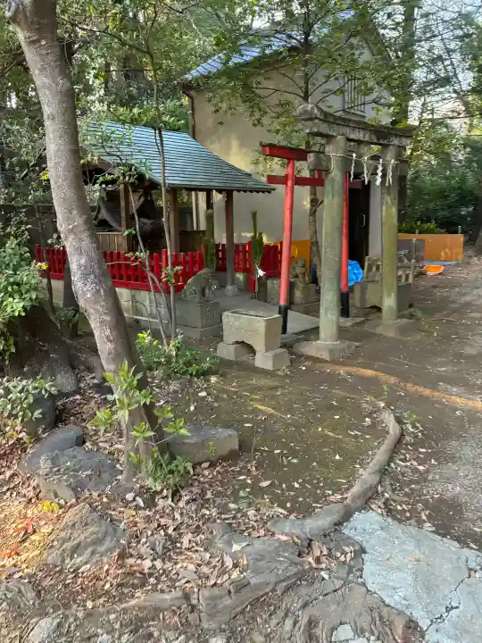 赤坂氷川神社の{uncategorized: "未分類", other: "その他", undefined: "問題あり", building: "その他建物", grave: "お墓", sacred_gate: "鳥居", guardian: "狛犬", statue: "像", buddha: "仏像", history: "歴史", nature: "自然", garden: "庭園", animal: "動物", pagoda: "塔", temizu: "手水舎", mountain_gate: "山門・神門", sanctuary: "本殿・本堂", subordinate: "末社・摂社", art: "芸術", scenery: "景色", jizo: "地蔵", ema: "絵馬", goshuin: "御朱印", omikuji: "おみくじ", items: "授与品その他", amulet: "お守り", goshuincho: "御朱印帳", eats: "食事", festival: "お祭り", votive_dance: "神楽", shichigosan: "七五三参", wedding: "結婚式", experience: "体験その他", initially: "初詣", around: "周辺", anti_infection: "感染症対策"}