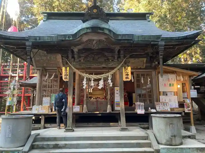 羽黒山神社の{uncategorized: "未分類", other: "その他", undefined: "問題あり", building: "その他建物", grave: "お墓", sacred_gate: "鳥居", guardian: "狛犬", statue: "像", buddha: "仏像", history: "歴史", nature: "自然", garden: "庭園", animal: "動物", pagoda: "塔", temizu: "手水舎", mountain_gate: "山門・神門", sanctuary: "本殿・本堂", subordinate: "末社・摂社", art: "芸術", scenery: "景色", jizo: "地蔵", ema: "絵馬", goshuin: "御朱印", omikuji: "おみくじ", items: "授与品その他", amulet: "お守り", goshuincho: "御朱印帳", eats: "食事", festival: "お祭り", votive_dance: "神楽", shichigosan: "七五三参", wedding: "結婚式", experience: "体験その他", initially: "初詣", around: "周辺", anti_infection: "感染症対策"}