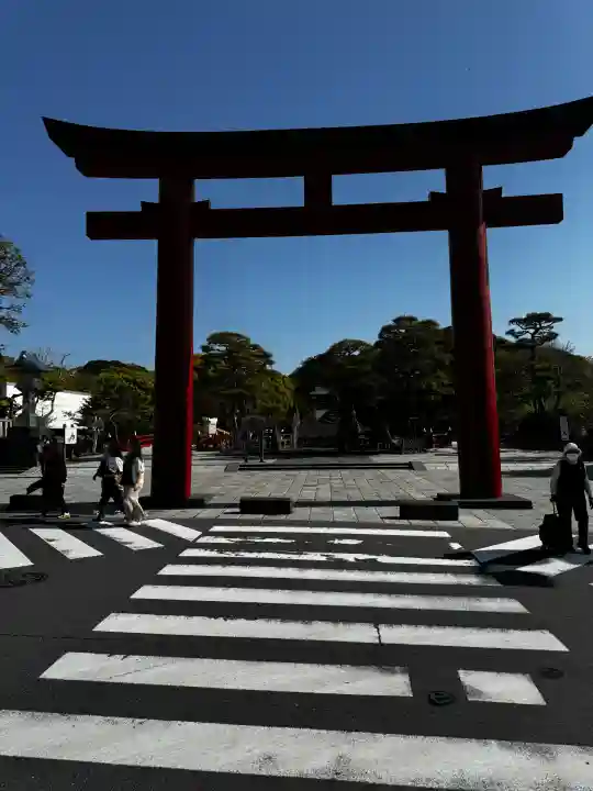鶴岡八幡宮の{uncategorized: "未分類", other: "その他", undefined: "問題あり", building: "その他建物", grave: "お墓", sacred_gate: "鳥居", guardian: "狛犬", statue: "像", buddha: "仏像", history: "歴史", nature: "自然", garden: "庭園", animal: "動物", pagoda: "塔", temizu: "手水舎", mountain_gate: "山門・神門", sanctuary: "本殿・本堂", subordinate: "末社・摂社", art: "芸術", scenery: "景色", jizo: "地蔵", ema: "絵馬", goshuin: "御朱印", omikuji: "おみくじ", items: "授与品その他", amulet: "お守り", goshuincho: "御朱印帳", eats: "食事", festival: "お祭り", votive_dance: "神楽", shichigosan: "七五三参", wedding: "結婚式", experience: "体験その他", initially: "初詣", around: "周辺", anti_infection: "感染症対策"}