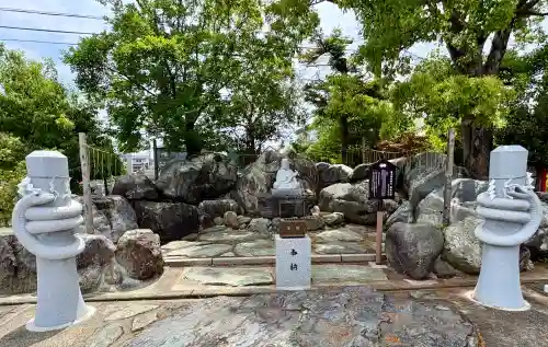 總社 和田八幡宮の{uncategorized: "未分類", other: "その他", undefined: "問題あり", building: "その他建物", grave: "お墓", sacred_gate: "鳥居", guardian: "狛犬", statue: "像", buddha: "仏像", history: "歴史", nature: "自然", garden: "庭園", animal: "動物", pagoda: "塔", temizu: "手水舎", mountain_gate: "山門・神門", sanctuary: "本殿・本堂", subordinate: "末社・摂社", art: "芸術", scenery: "景色", jizo: "地蔵", ema: "絵馬", goshuin: "御朱印", omikuji: "おみくじ", items: "授与品その他", amulet: "お守り", goshuincho: "御朱印帳", eats: "食事", festival: "お祭り", votive_dance: "神楽", shichigosan: "七五三参", wedding: "結婚式", experience: "体験その他", initially: "初詣", around: "周辺", anti_infection: "感染症対策"}