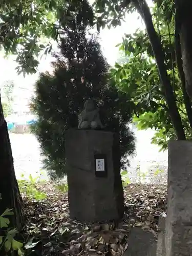 鎮守氷川神社の像