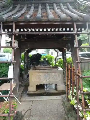 白山神社の手水舎