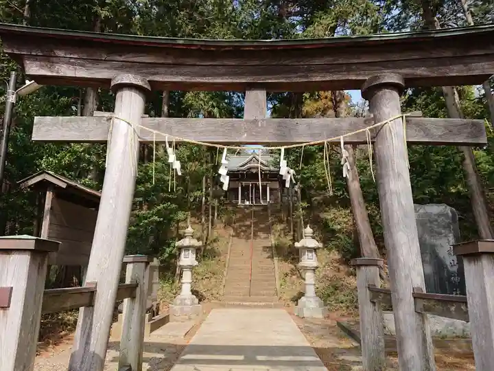 西八朔杉山神社の鳥居
