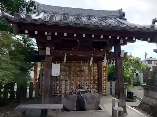 御嶽神社茅萱宮の手水舎