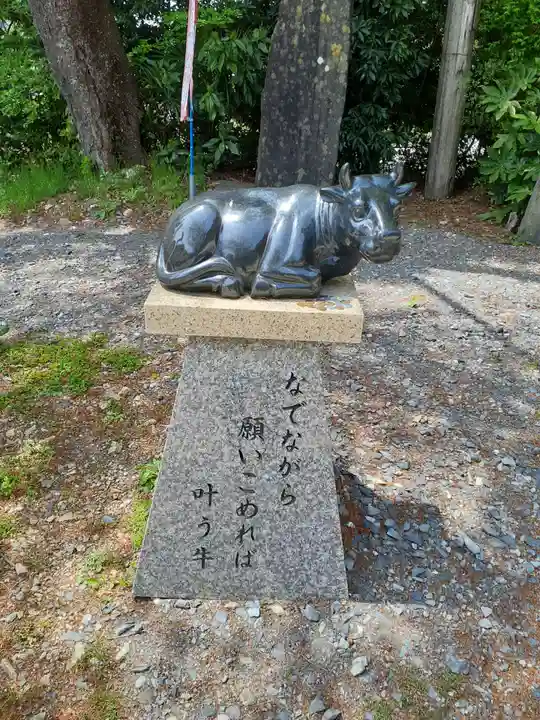 飯野川亀ヶ森八幡神社の像