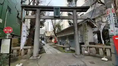 銀杏岡八幡神社の鳥居