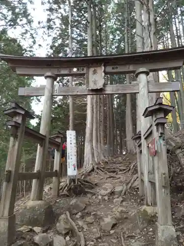 三峯神社の鳥居