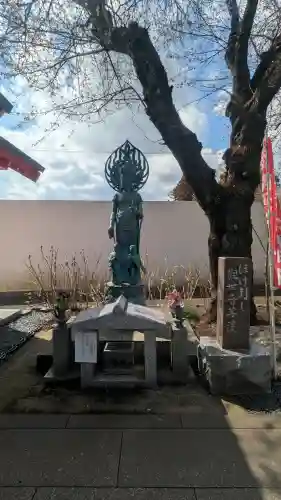 下野大師華蔵寺の{uncategorized: "未分類", other: "その他", undefined: "問題あり", building: "その他建物", grave: "お墓", sacred_gate: "鳥居", guardian: "狛犬", statue: "像", buddha: "仏像", history: "歴史", nature: "自然", garden: "庭園", animal: "動物", pagoda: "塔", temizu: "手水舎", mountain_gate: "山門・神門", sanctuary: "本殿・本堂", subordinate: "末社・摂社", art: "芸術", scenery: "景色", jizo: "地蔵", ema: "絵馬", goshuin: "御朱印", omikuji: "おみくじ", items: "授与品その他", amulet: "お守り", goshuincho: "御朱印帳", eats: "食事", festival: "お祭り", votive_dance: "神楽", shichigosan: "七五三参", wedding: "結婚式", experience: "体験その他", initially: "初詣", around: "周辺", anti_infection: "感染症対策"}