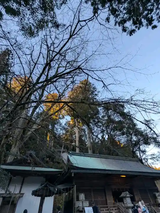 丹生川上神社(下社)の{uncategorized: "未分類", other: "その他", undefined: "問題あり", building: "その他建物", grave: "お墓", sacred_gate: "鳥居", guardian: "狛犬", statue: "像", buddha: "仏像", history: "歴史", nature: "自然", garden: "庭園", animal: "動物", pagoda: "塔", temizu: "手水舎", mountain_gate: "山門・神門", sanctuary: "本殿・本堂", subordinate: "末社・摂社", art: "芸術", scenery: "景色", jizo: "地蔵", ema: "絵馬", goshuin: "御朱印", omikuji: "おみくじ", items: "授与品その他", amulet: "お守り", goshuincho: "御朱印帳", eats: "食事", festival: "お祭り", votive_dance: "神楽", shichigosan: "七五三参", wedding: "結婚式", experience: "体験その他", initially: "初詣", around: "周辺", anti_infection: "感染症対策"}