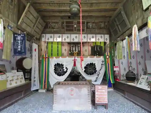 無戸室浅間神社(船津胎内神社)の本殿