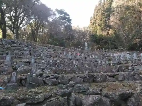 神上寺の像