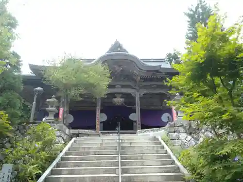 成相寺の本殿・本堂