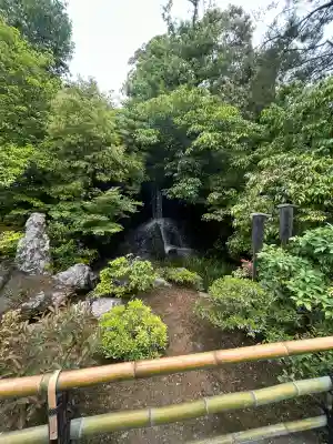 鹿苑寺（金閣寺）の{uncategorized: "未分類", other: "その他", undefined: "問題あり", building: "その他建物", grave: "お墓", sacred_gate: "鳥居", guardian: "狛犬", statue: "像", buddha: "仏像", history: "歴史", nature: "自然", garden: "庭園", animal: "動物", pagoda: "塔", temizu: "手水舎", mountain_gate: "山門・神門", sanctuary: "本殿・本堂", subordinate: "末社・摂社", art: "芸術", scenery: "景色", jizo: "地蔵", ema: "絵馬", goshuin: "御朱印", omikuji: "おみくじ", items: "授与品その他", amulet: "お守り", goshuincho: "御朱印帳", eats: "食事", festival: "お祭り", votive_dance: "神楽", shichigosan: "七五三参", wedding: "結婚式", experience: "体験その他", initially: "初詣", around: "周辺", anti_infection: "感染症対策"}