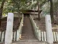 裸石神社の{uncategorized: "未分類", other: "その他", undefined: "問題あり", building: "その他建物", grave: "お墓", sacred_gate: "鳥居", guardian: "狛犬", statue: "像", buddha: "仏像", history: "歴史", nature: "自然", garden: "庭園", animal: "動物", pagoda: "塔", temizu: "手水舎", mountain_gate: "山門・神門", sanctuary: "本殿・本堂", subordinate: "末社・摂社", art: "芸術", scenery: "景色", jizo: "地蔵", ema: "絵馬", goshuin: "御朱印", omikuji: "おみくじ", items: "授与品その他", amulet: "お守り", goshuincho: "御朱印帳", eats: "食事", festival: "お祭り", votive_dance: "神楽", shichigosan: "七五三参", wedding: "結婚式", experience: "体験その他", initially: "初詣", around: "周辺", anti_infection: "感染症対策"}