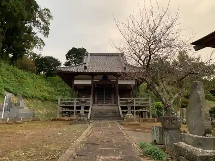 間暗寺の本殿・本堂