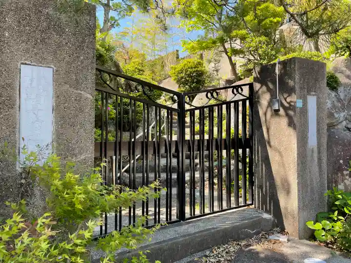 光明会本部聖堂のその他建物