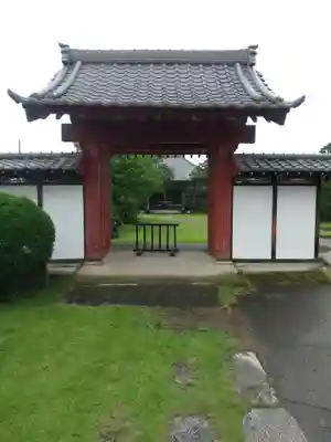 雨寳寺の山門・神門