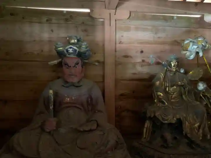 閻魔堂の像