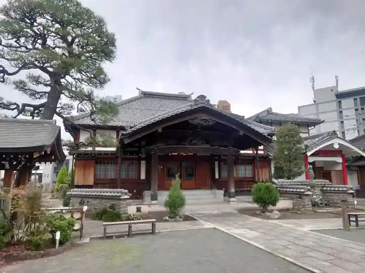海徳寺の{uncategorized: "未分類", other: "その他", undefined: "問題あり", building: "その他建物", grave: "お墓", sacred_gate: "鳥居", guardian: "狛犬", statue: "像", buddha: "仏像", history: "歴史", nature: "自然", garden: "庭園", animal: "動物", pagoda: "塔", temizu: "手水舎", mountain_gate: "山門・神門", sanctuary: "本殿・本堂", subordinate: "末社・摂社", art: "芸術", scenery: "景色", jizo: "地蔵", ema: "絵馬", goshuin: "御朱印", omikuji: "おみくじ", items: "授与品その他", amulet: "お守り", goshuincho: "御朱印帳", eats: "食事", festival: "お祭り", votive_dance: "神楽", shichigosan: "七五三参", wedding: "結婚式", experience: "体験その他", initially: "初詣", around: "周辺", anti_infection: "感染症対策"}